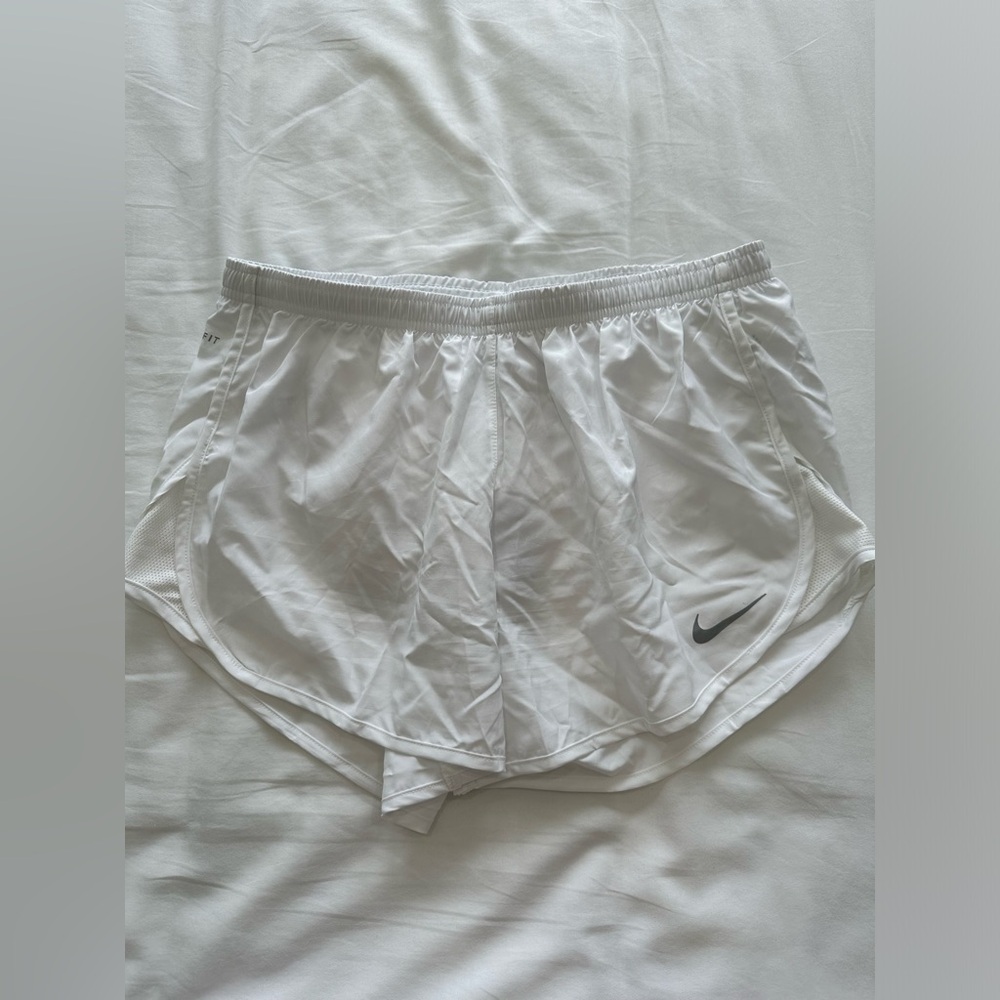 NIKE DRI-FIT RUNNING SHORT IN WHITE